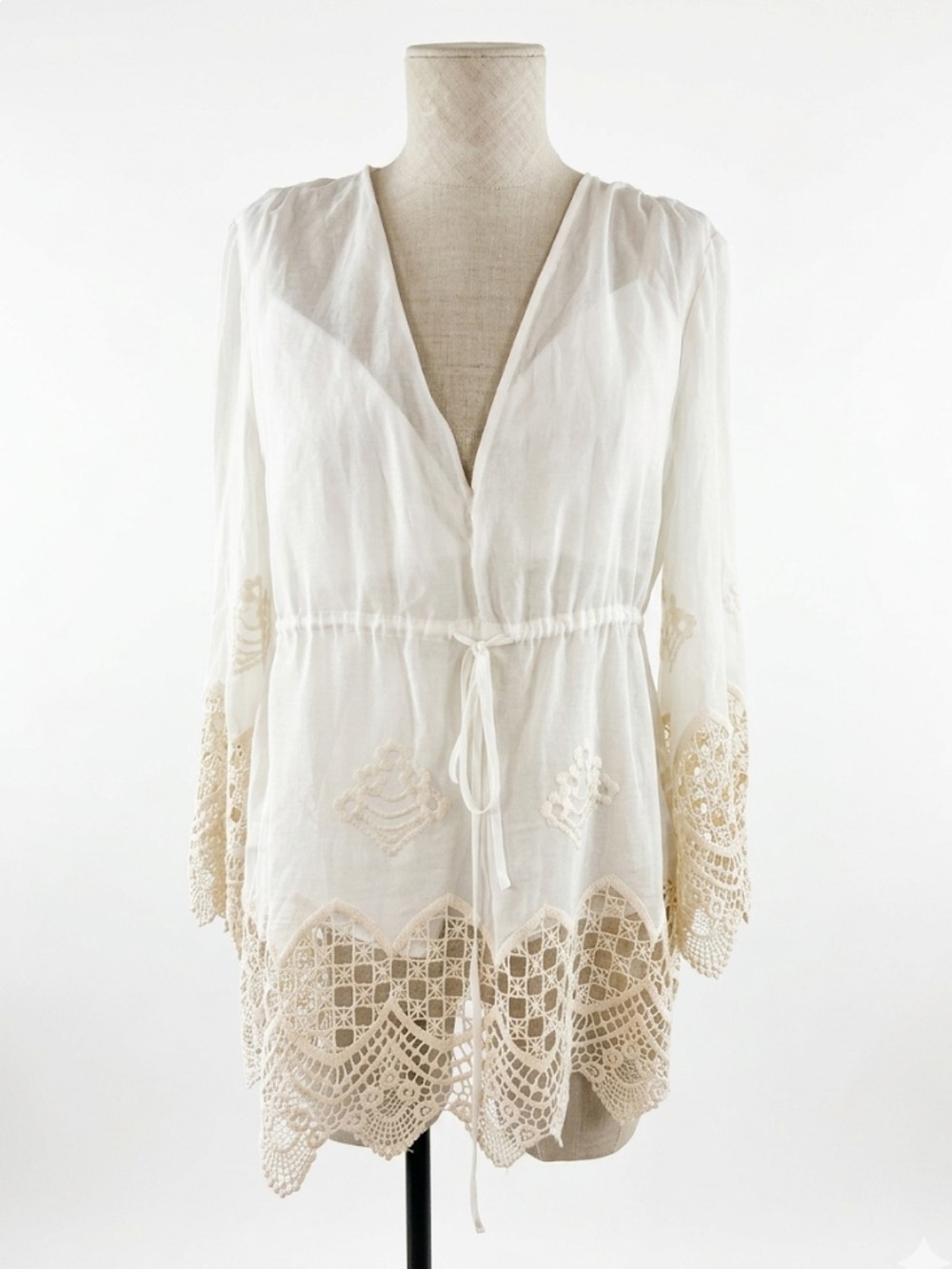 BCBGMaxAzria cotton/silk embroidered caftan top. Small. Boho romantic, resort.